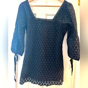 Cute cut-out shirt from Solitaire size S